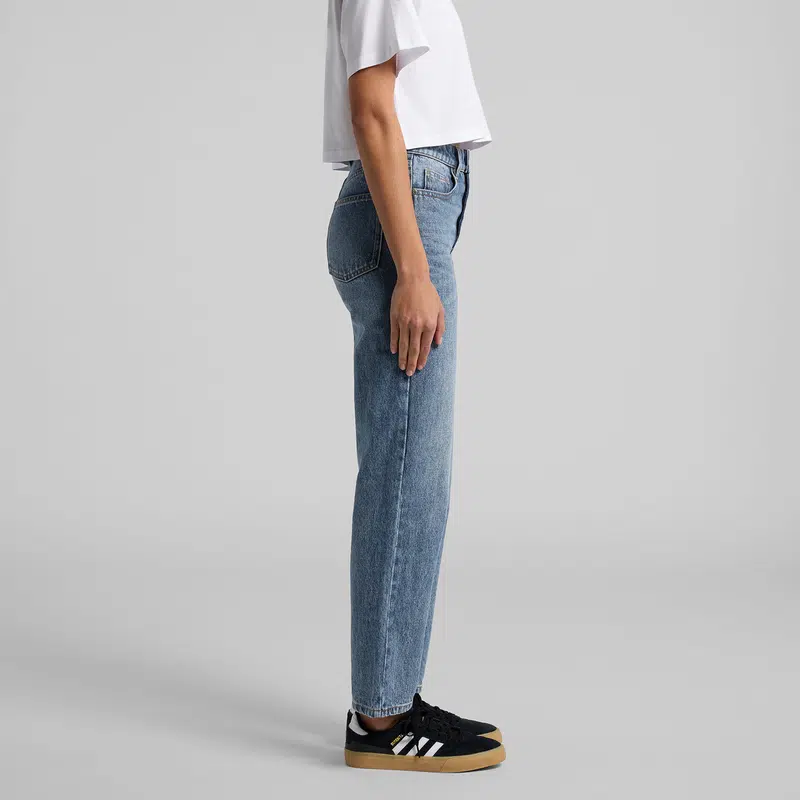 Wo's Straight Jeans – Pants – available in black, blue colours