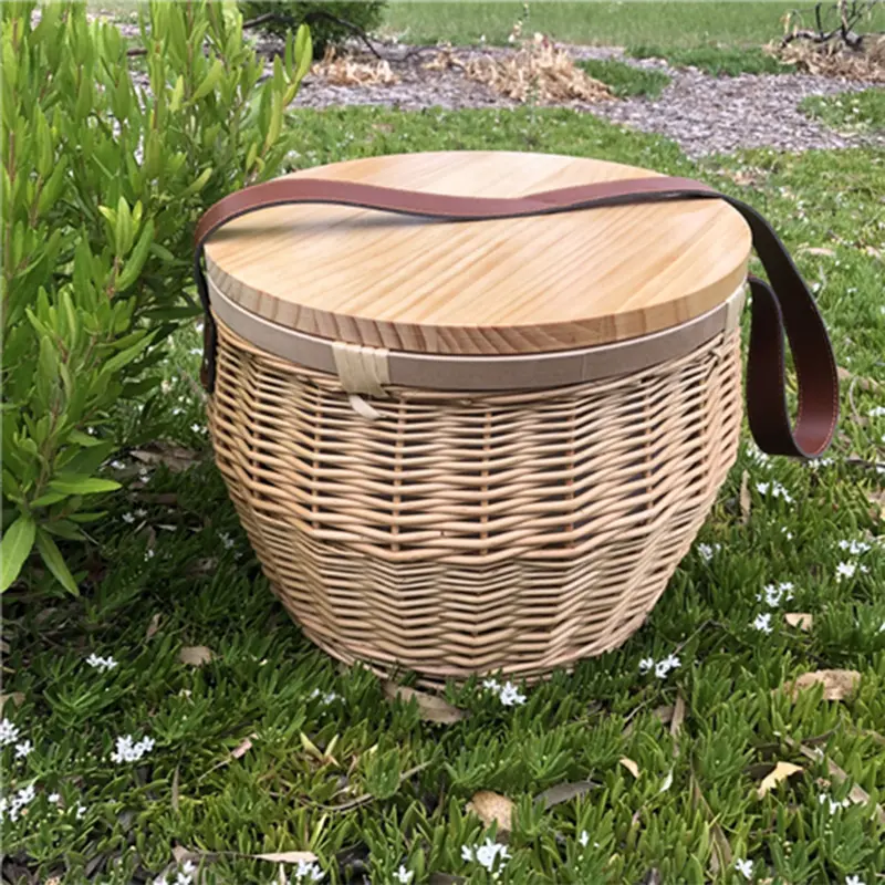 Scotch Wicker Picnic Cooler Basket Round – Cooler Bags – available in beige colour