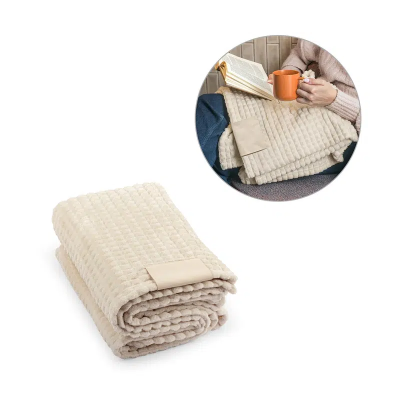 Celine – Blanket in recycled polyester (100% rPET) with a stitched detail for personalisation – Blankets