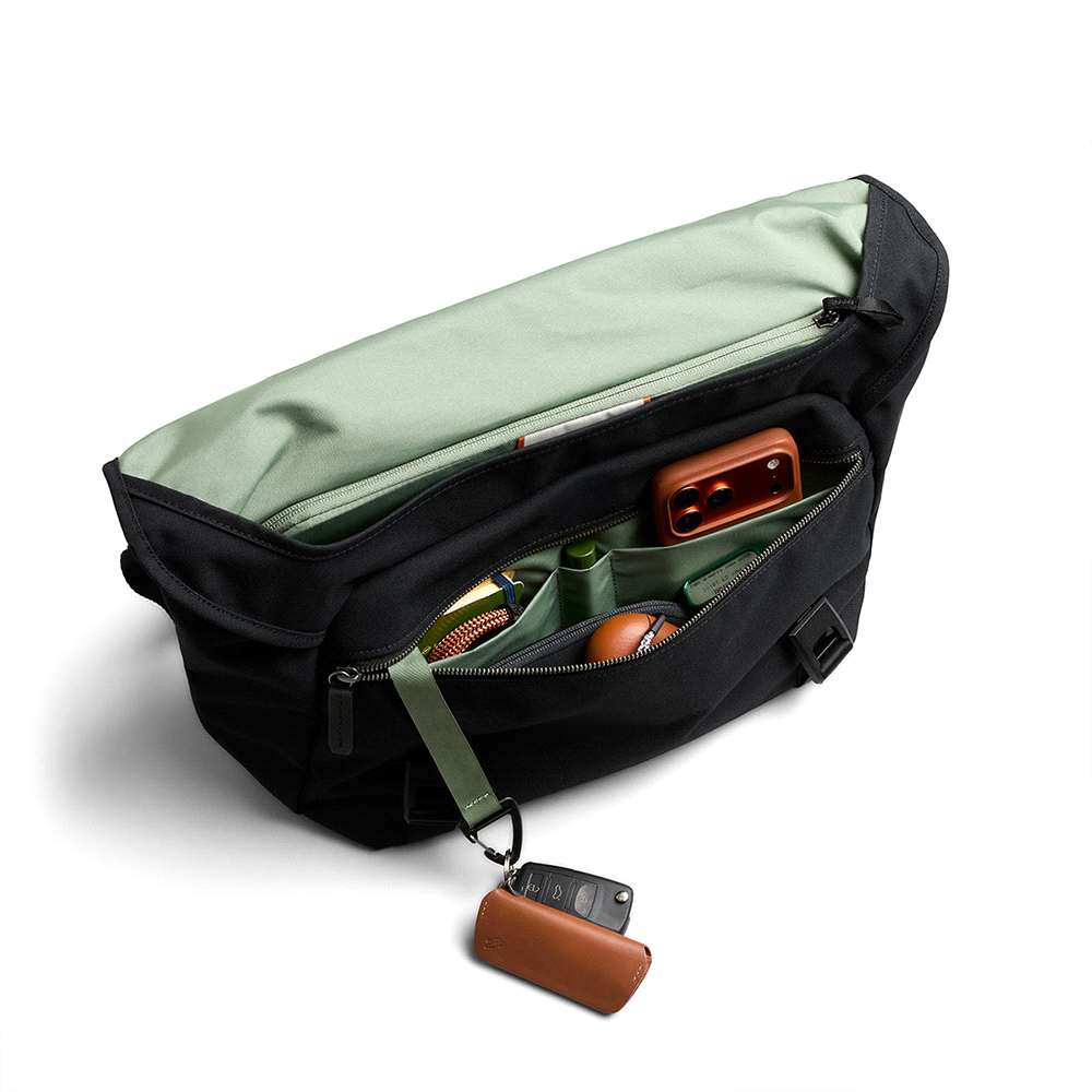 Bellroy Classic Messenger 13L – Laptops – The Range – available in Black – thumbnail 7 of 10
