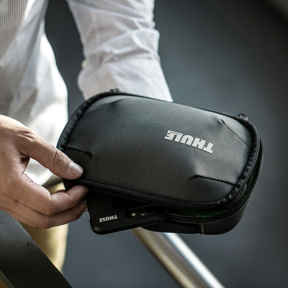 Thule Subterra PowerShuttle – Travel Bags – The Range – available in Black – thumbnail 9 of 10
