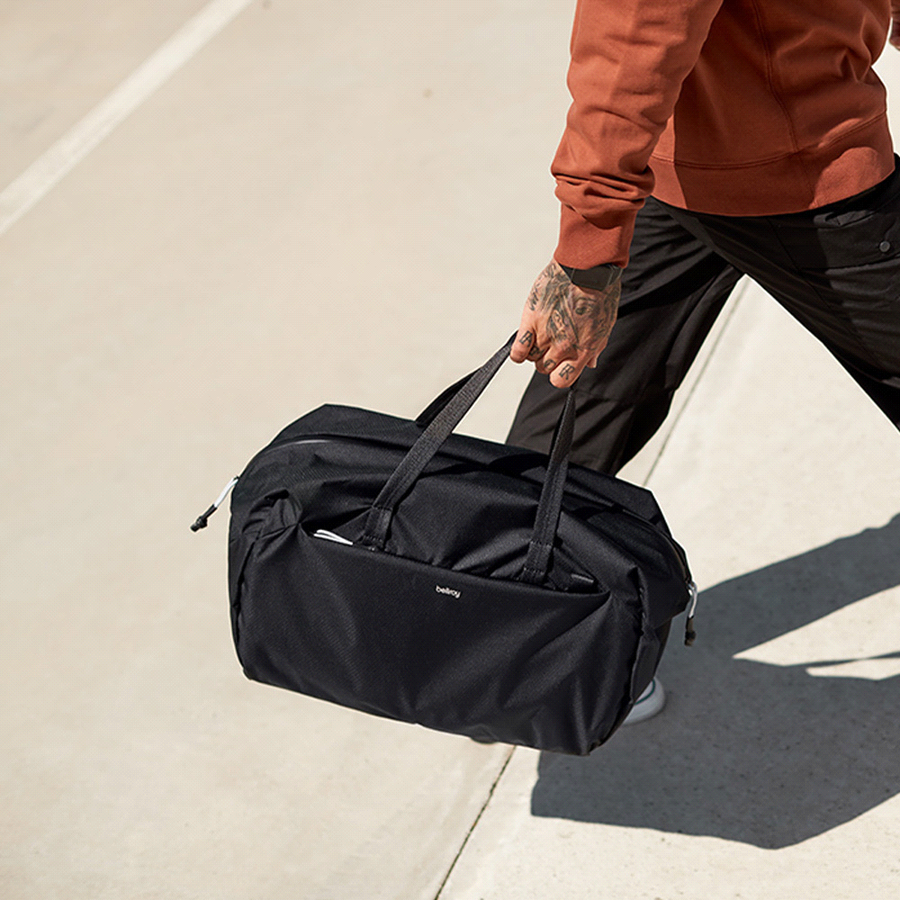 Bellroy Lite Duffel – Duffle/Sports Bags – The Range – available in Black – thumbnail 5 of 14