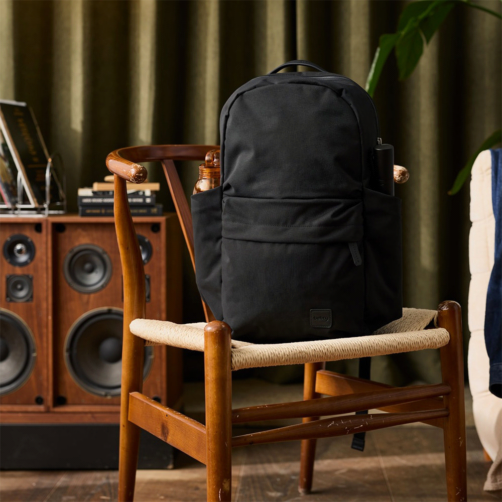 Bellroy Classic Daypack – Backpacks – The Range – available in Black – thumbnail 4 of 13